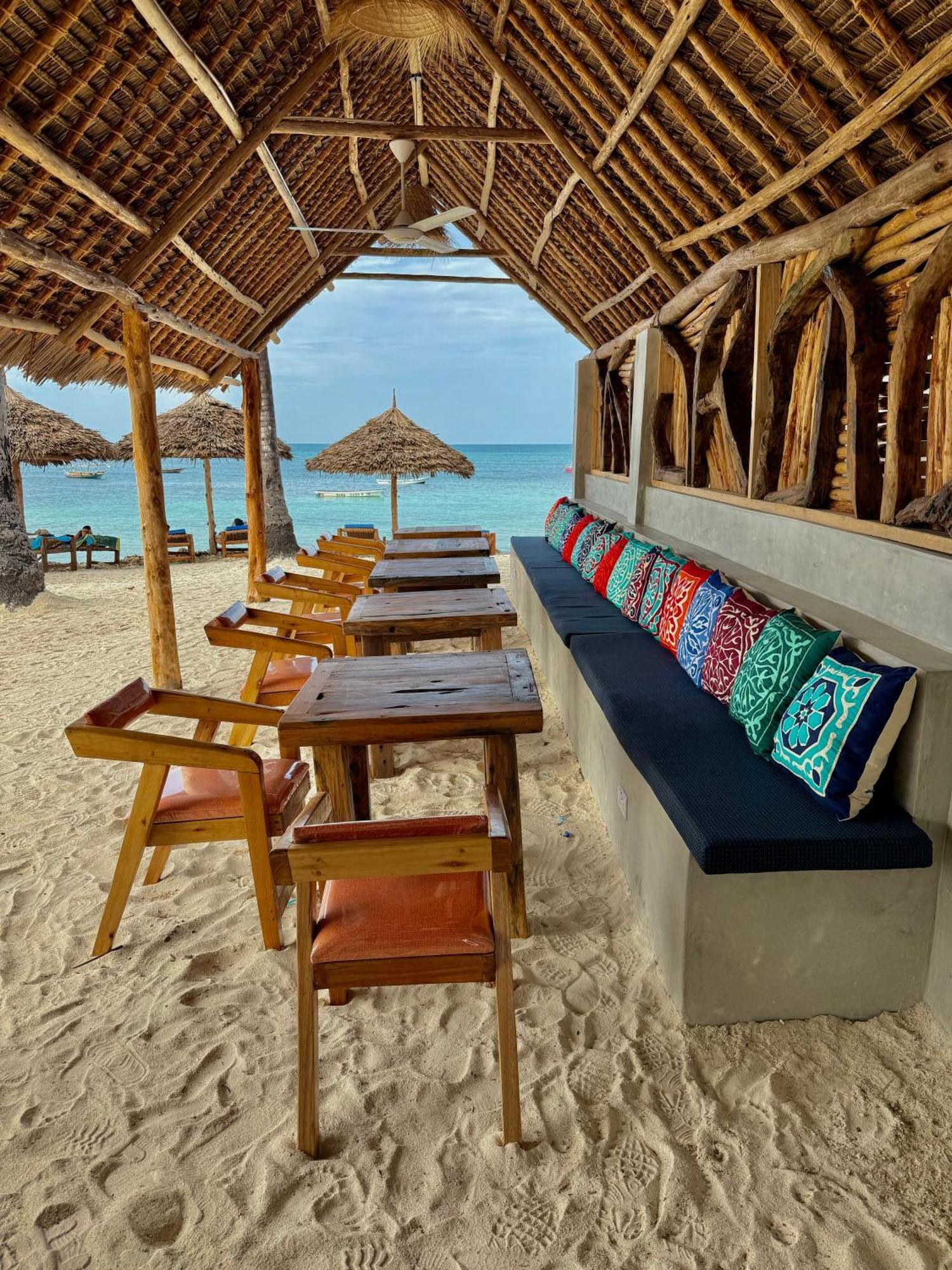 Dhow Beach Boutique Hotel Nungwi Buitenkant foto